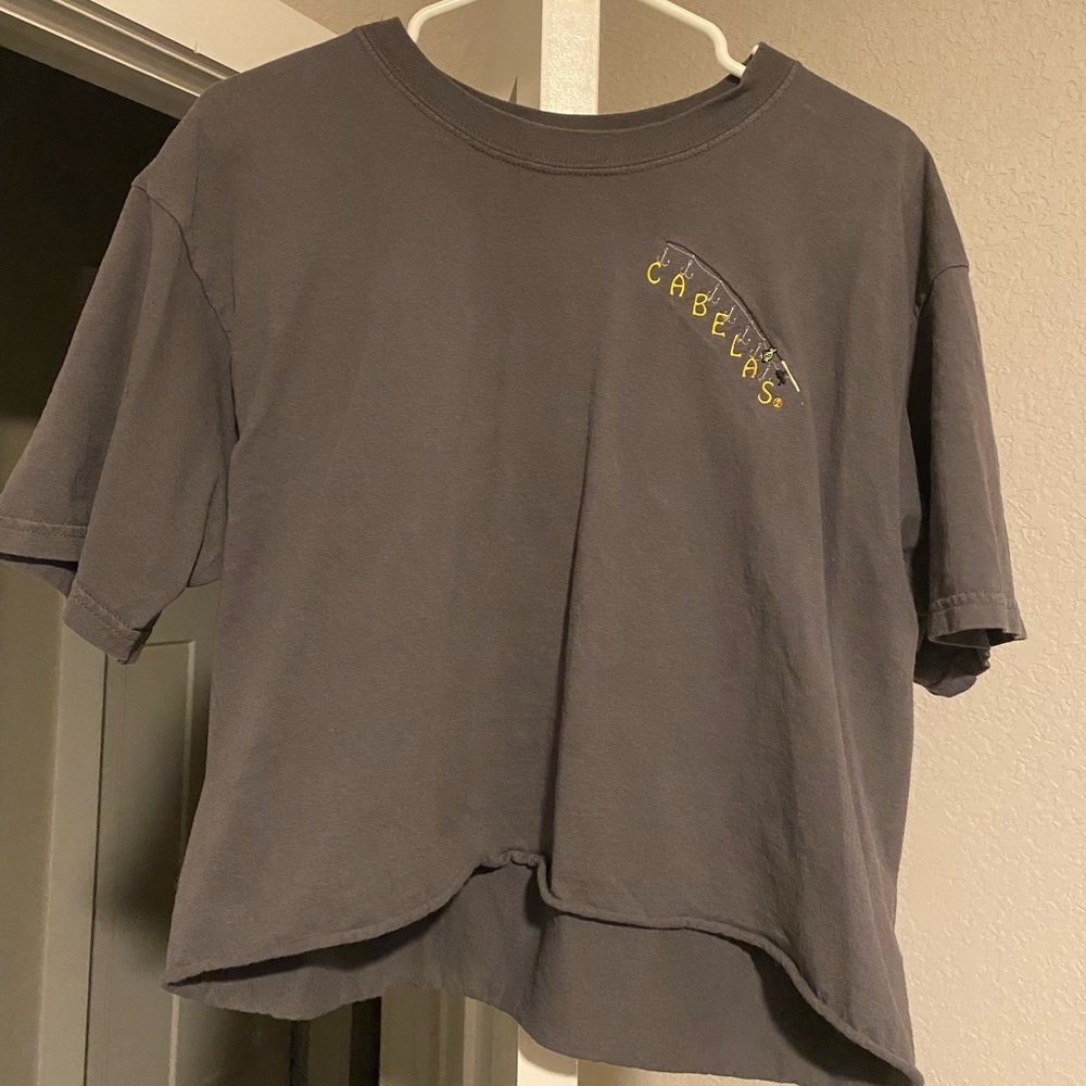 Cabellas cropped t-shirt